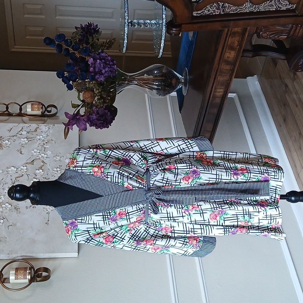 Victoria's Secret Gold Label Floral Kimono Robe. Size OS - Picture 3 of 17